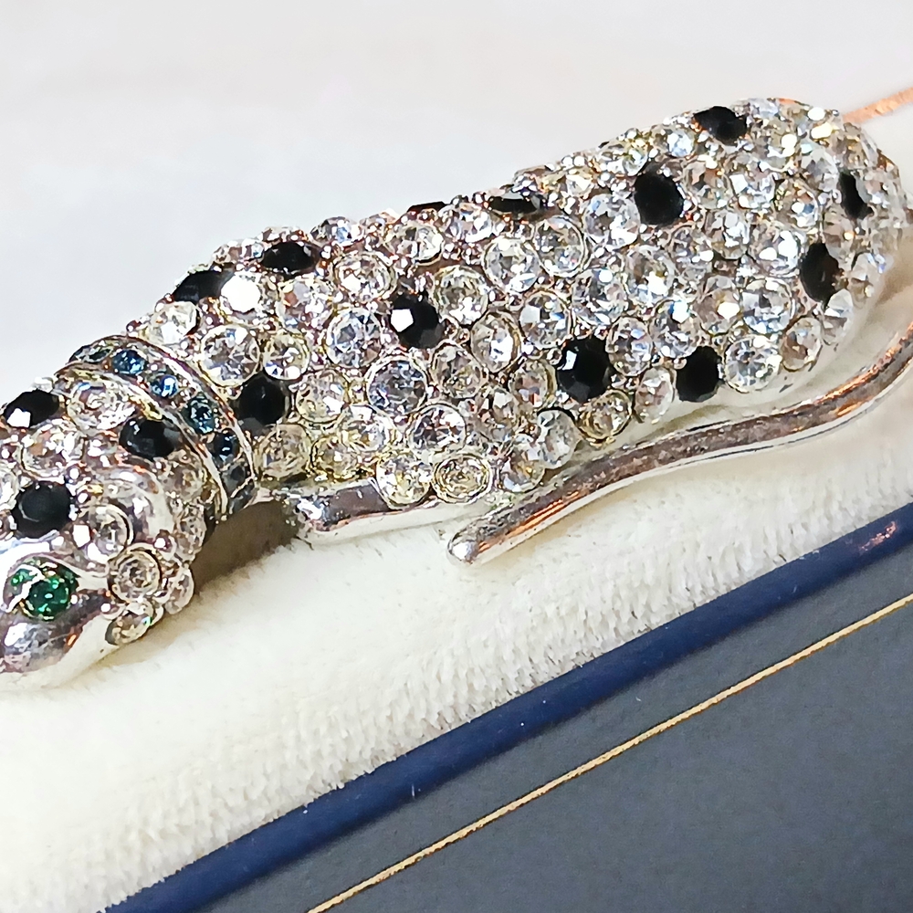 RARE VINTAGE KJL FOR AVON LEOPARD PIN